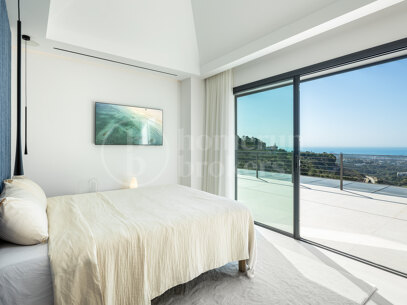 Villa Bellevue - Luxury 6 bed villa with sea views Benahavis