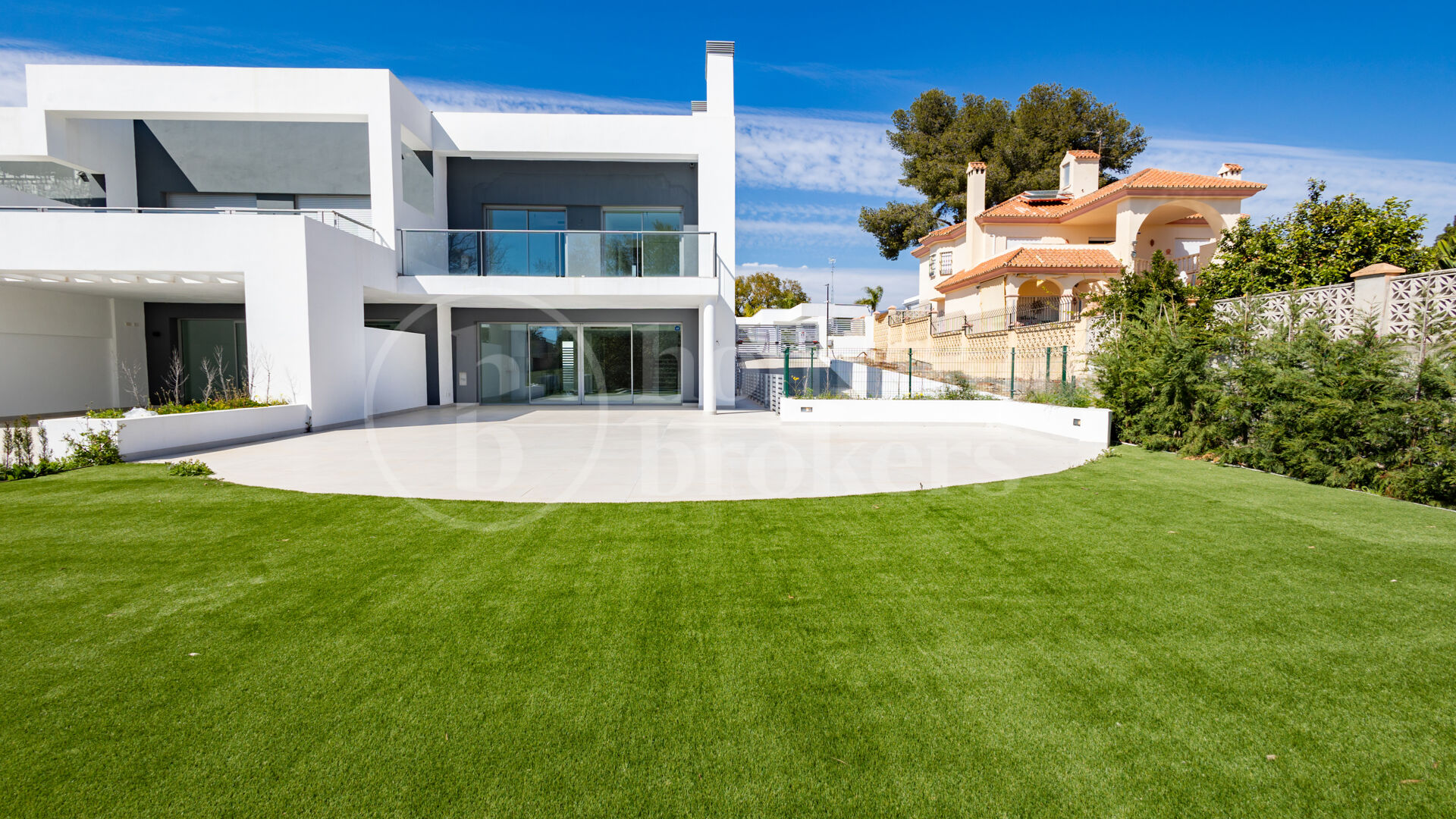 Villa Treetops - Modern townhouse near golf San Pedro