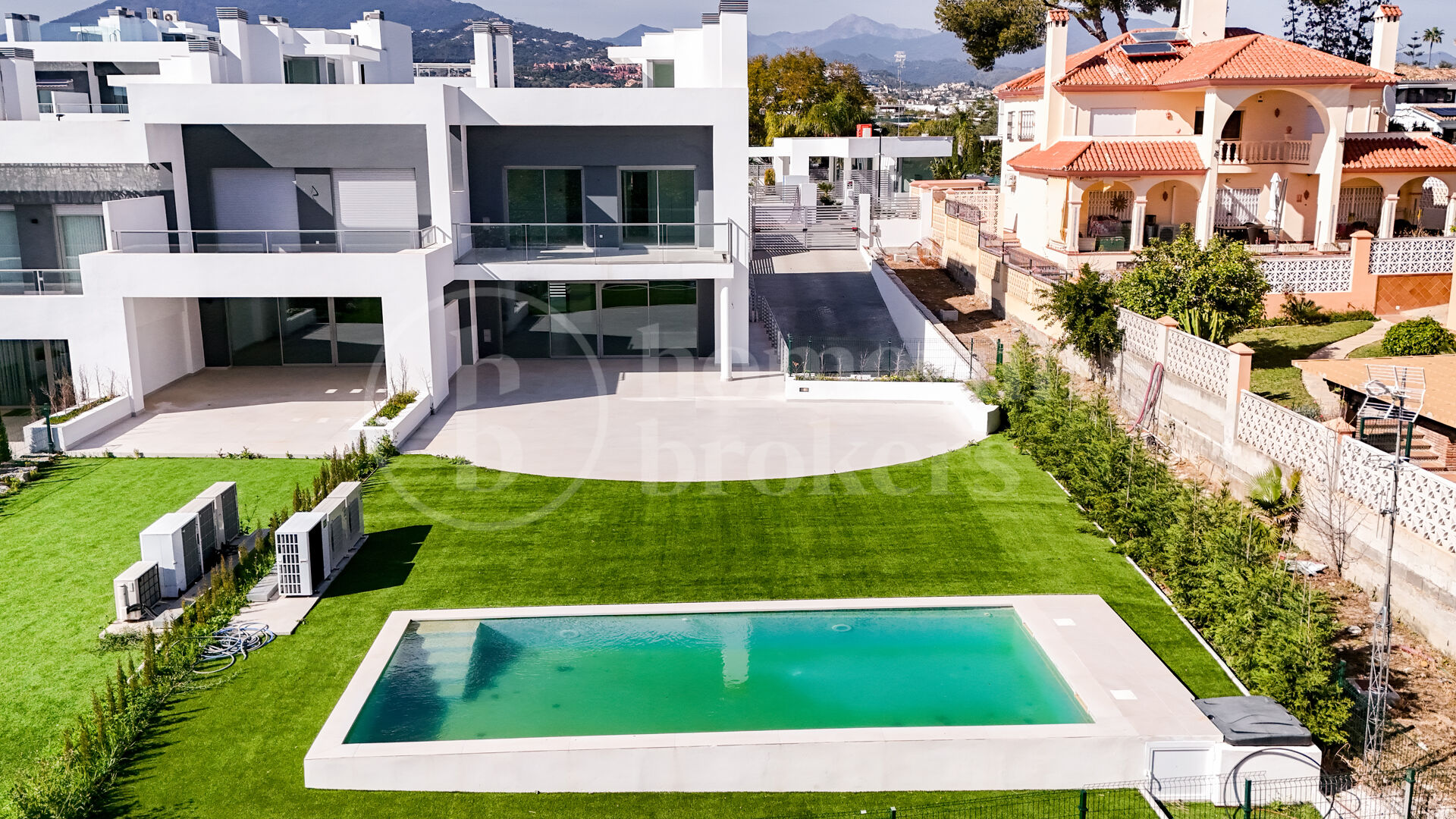 Villa Treetops - Modern townhouse near golf San Pedro