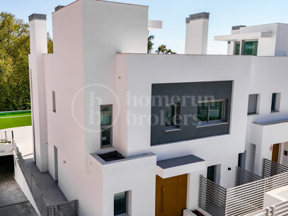 Villa Treetops - Modern townhouse near golf San Pedro