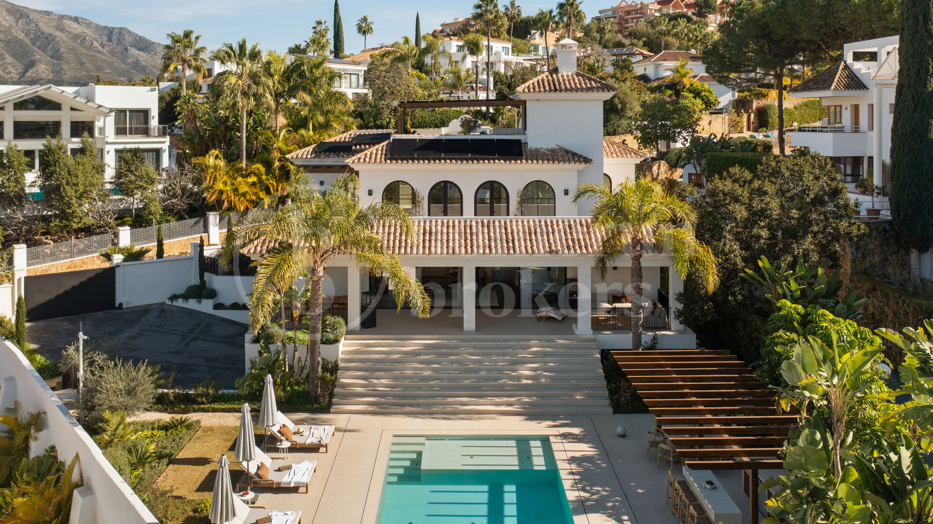 Villa Maya - Lyx 6 bed villa nära golf Nueva Andalucia