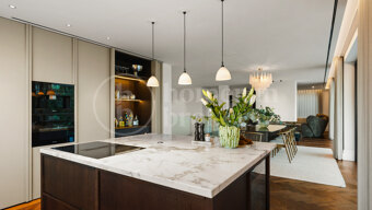 Villa Maya - Luxury 6 bed villa near golf Nueva Andalucia