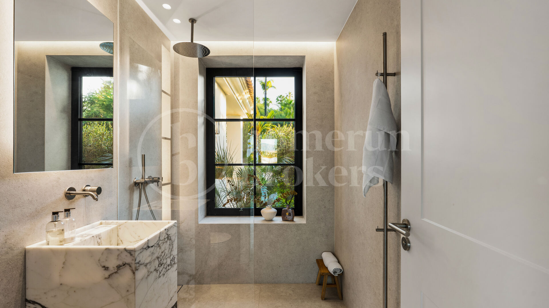 Villa Maya - Lyx 6 bed villa nära golf Nueva Andalucia