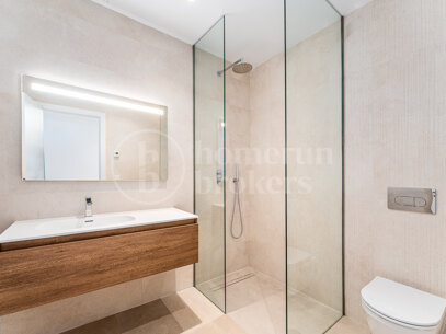 Villa Martina - Modern 5 bed villa med solarium Estepona
