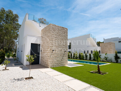 Villa Martina - Modern 5 bed villa med solarium Estepona