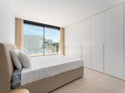 Villa Martina - Modern 5 bed villa med solarium Estepona