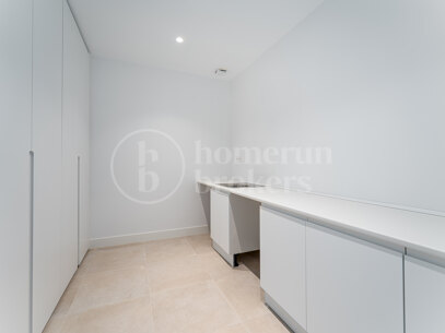 Villa Martina - Modern 5 bed villa med solarium Estepona