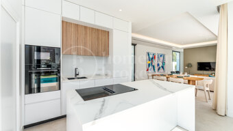 Villa Martina - Modern 5 bed villa med solarium Estepona