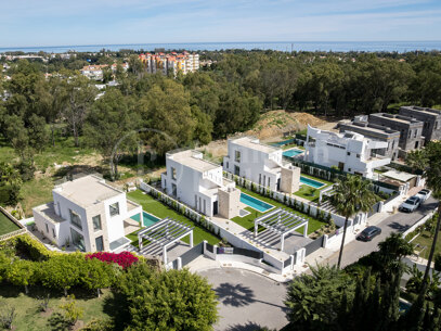 Villa Martina - Modern 5 bed villa med solarium Estepona