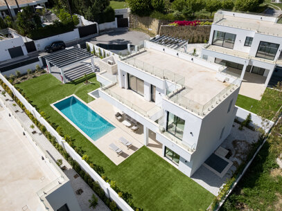 Villa Martina - Modern 5 bed villa med solarium Estepona