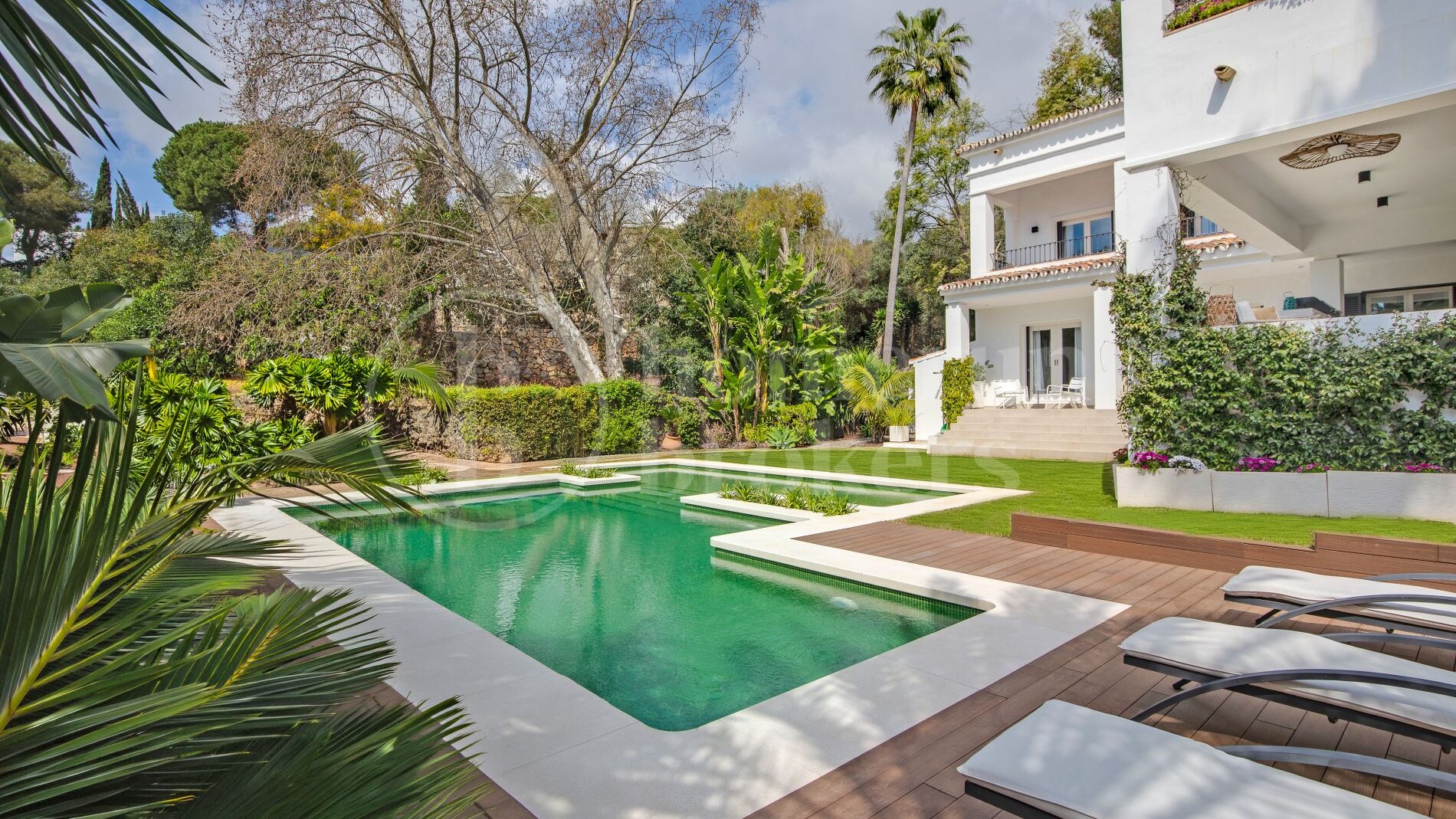 Casa Lagos - 5 bed Villa near Puente Romano Marbella