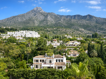 Casa Lagos - 5 bed Villa near Puente Romano Marbella