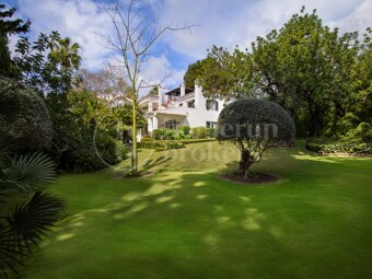 Casa Lagos - 5 bed Villa near Puente Romano Marbella