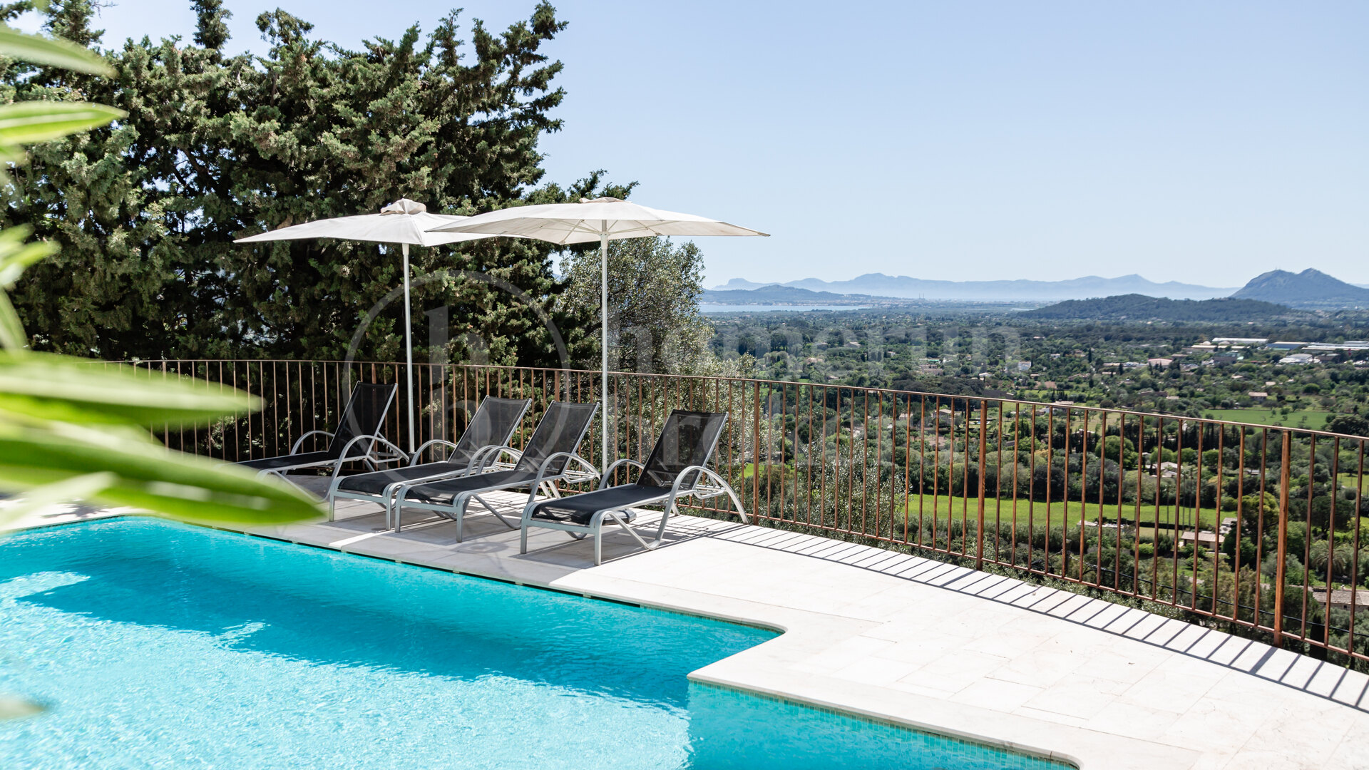 Three bedroom villa with stunning views and coveted ETV holiday rental licence