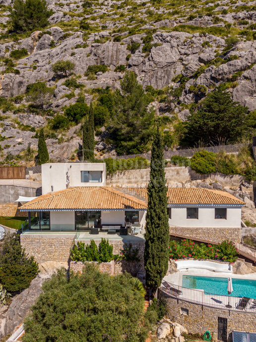 Three bedroom villa with stunning views and coveted ETV holiday rental licence