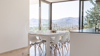 Three bedroom villa with stunning views and coveted ETV holiday rental licence