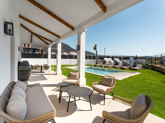 Villa Montilla - Brand New Modern 4 sovrum med havsutsikt Estepona