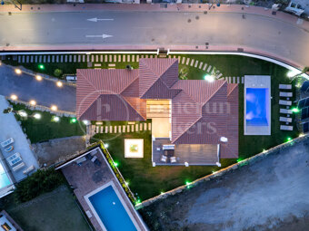 Villa Montilla - Brand New Modern 4 sovrum med havsutsikt Estepona