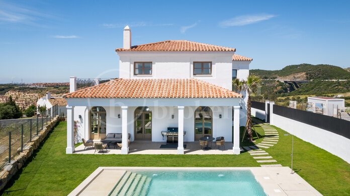 Villa Montilla - Brand New Modern 4 bed villa with sea views Estepona