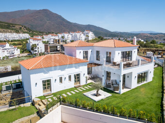 Villa Montilla - Brand New Modern 4 sovrum med havsutsikt Estepona