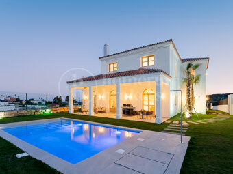 Villa Montilla - Brand New Modern 4 sovrum med havsutsikt Estepona