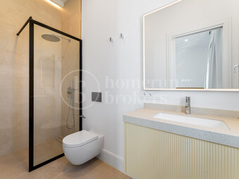 Villa Montilla - Brand New Modern 4 sovrum med havsutsikt Estepona