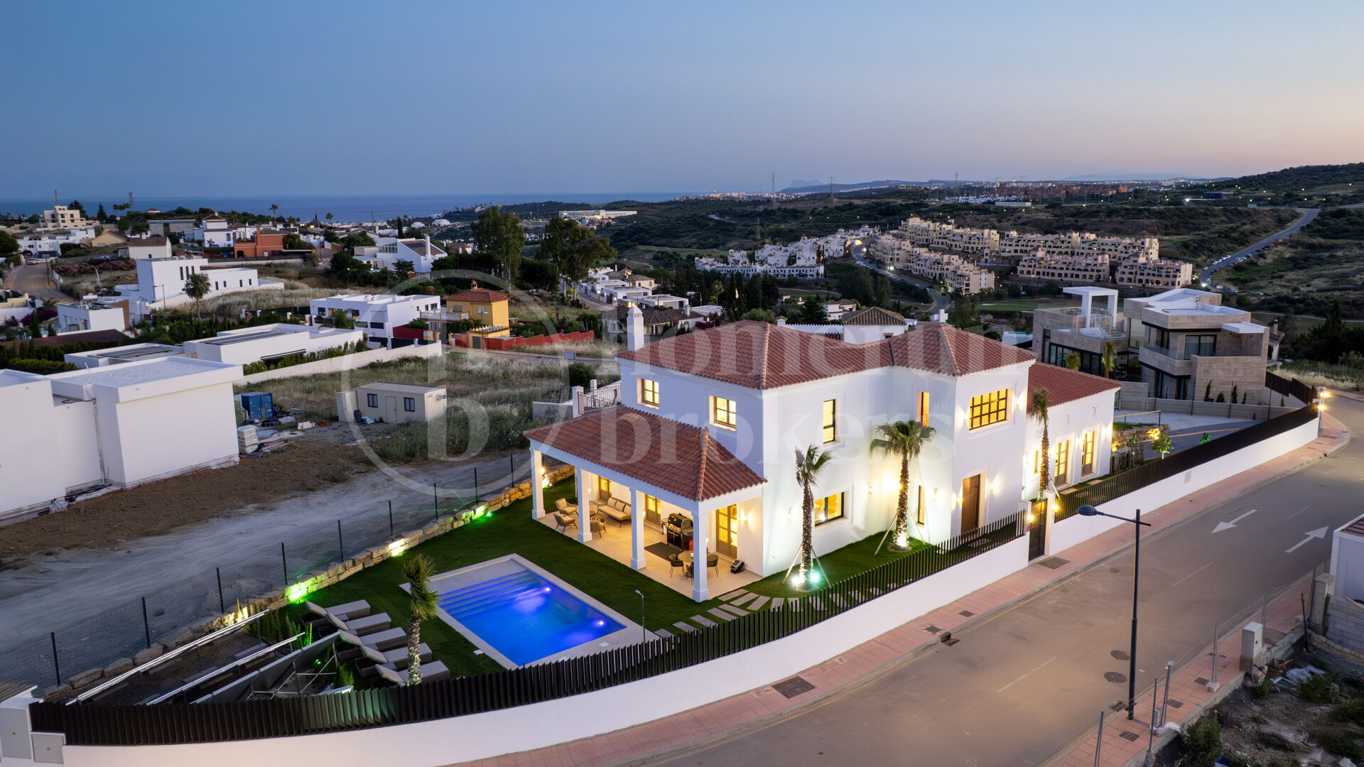 Villa Montilla - Brand New Modern villa with sea views Estepona