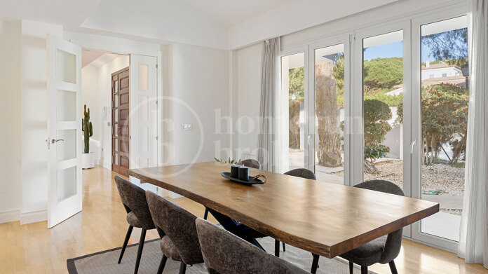 Villa Anna - Sea Views in Las Chapas Hills