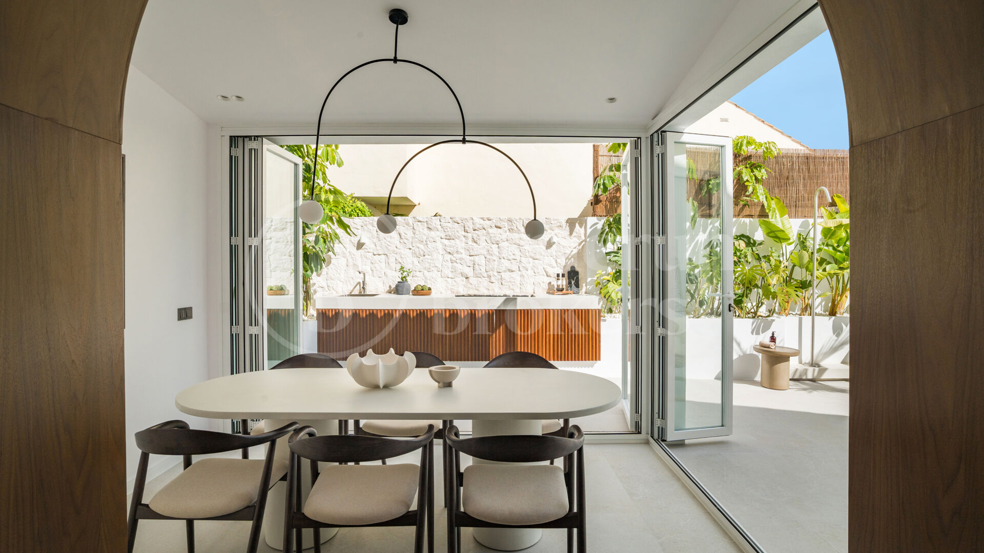 Casa Rochelle - Beautiful Townhouse located in Aloha, Nueva Andalucia