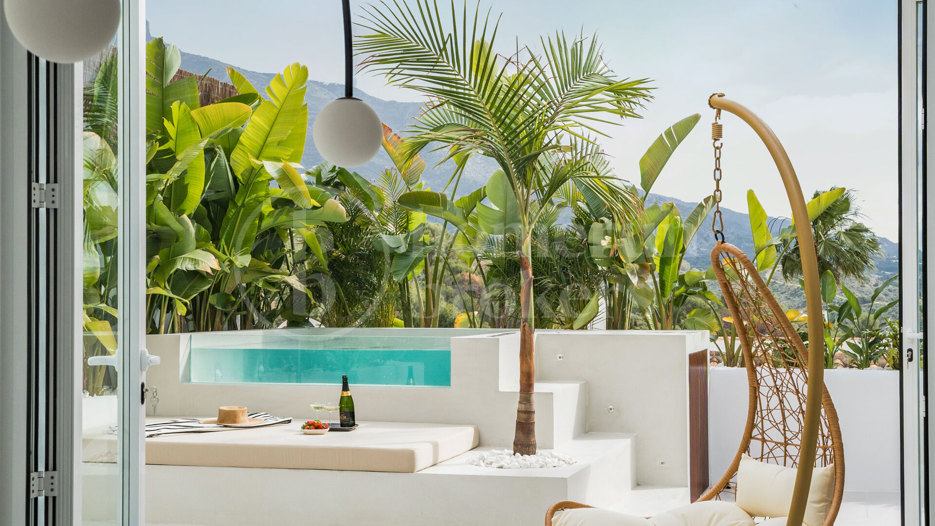 Casa Rochelle - Beautiful Townhouse located in Aloha, Nueva Andalucia