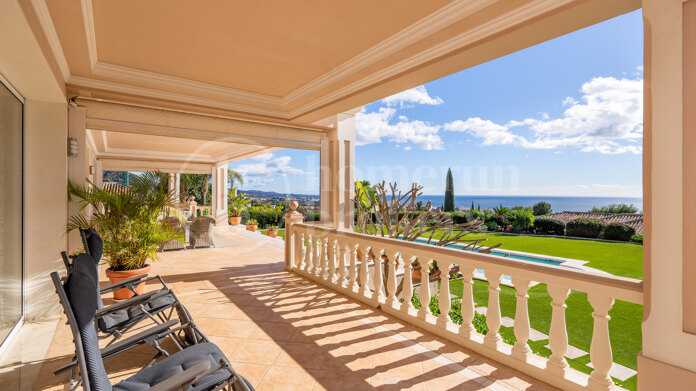 Villa La Joya - Classic Mediterranean Villa located in Sierra Blanca