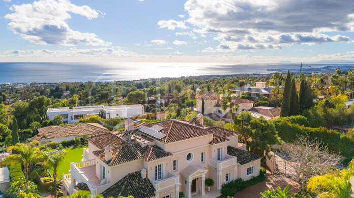 Villa La Joya - Classic Mediterranean Villa located in Sierra Blanca