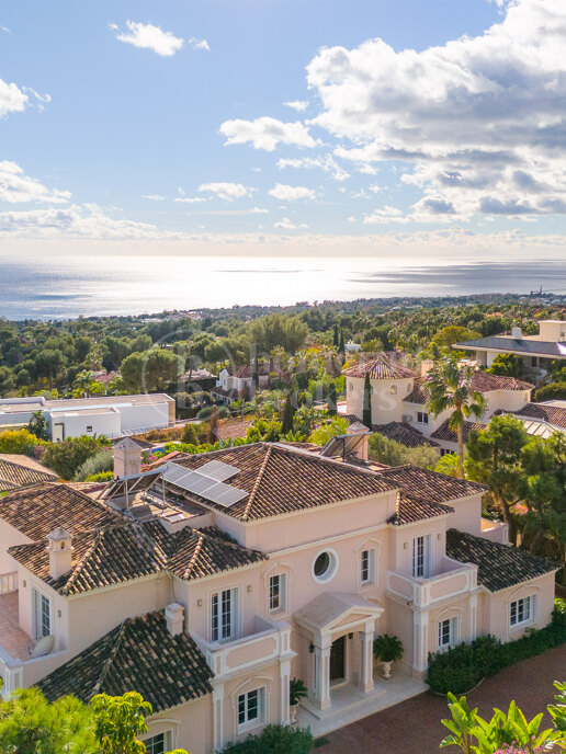 Villa La Joya - Classic Mediterranean Villa located in Sierra Blanca
