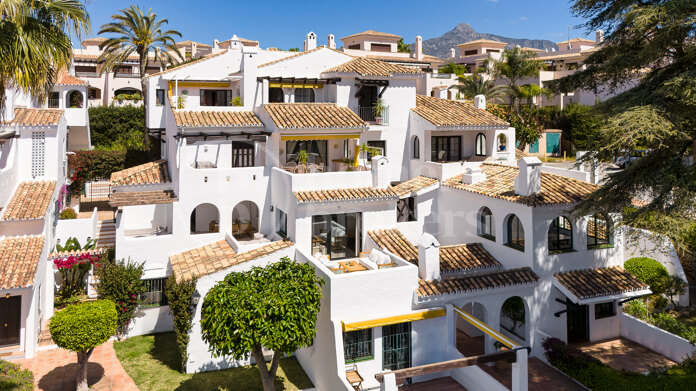 Apartment Aldea Blanca - Sea Views in Nueva Andalucia