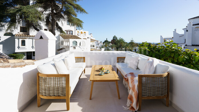 Apartment Aldea Blanca - Sea Views in Nueva Andalucia