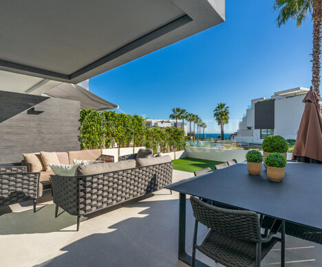 The Island 29 - Spacious Frontline Beach Townhouse Located West Estepona