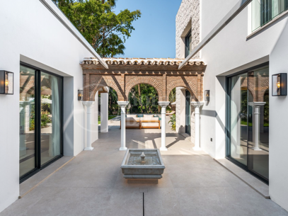 Casa Las Palmeras - Renoverad Villa i Las Brisas, Nueva Andalucia