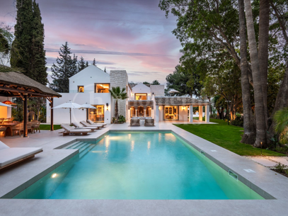 Casa Las Palmeras - Renoverad Villa i Las Brisas, Nueva Andalucia