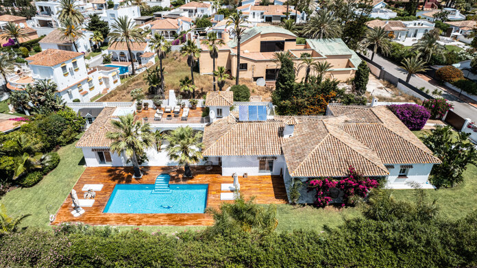 Villa Caribe - One Level Villa located Beachside Marbesa, East Marbella