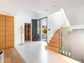 Villa Costabella - Frontlilne Beach Modern Villa in Costabella