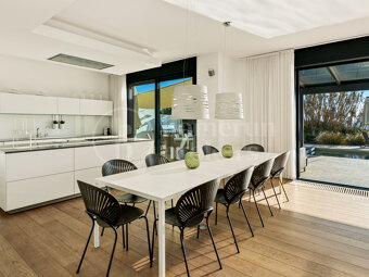 Villa Costabella - Frontlilne Beach Modern Villa in Costabella
