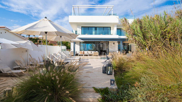 Villa Costabella - Frontlilne Beach Modern Villa in Costabella