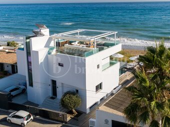 Villa Costabella - Frontlilne Beach Modern Villa in Costabella