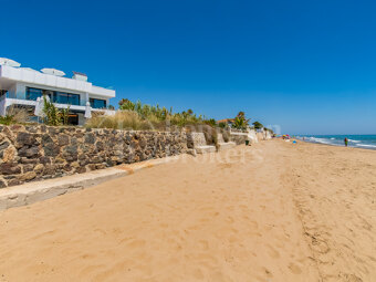 Villa Costabella - Frontlilne Beach Modern Villa in Costabella