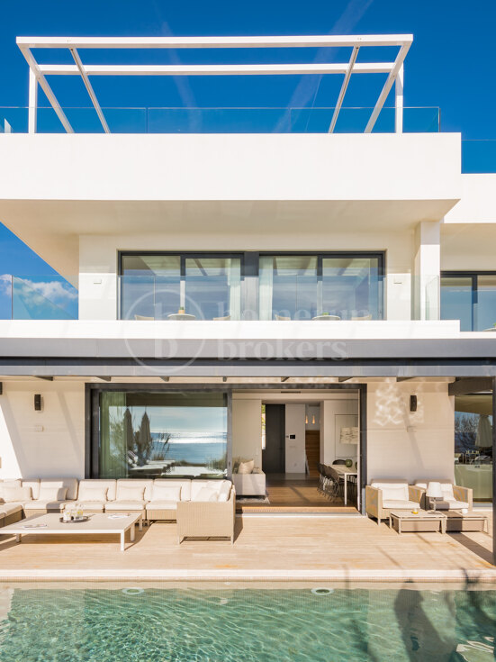 Villa Costabella - Frontlilne Beach Modern Villa in Costabella