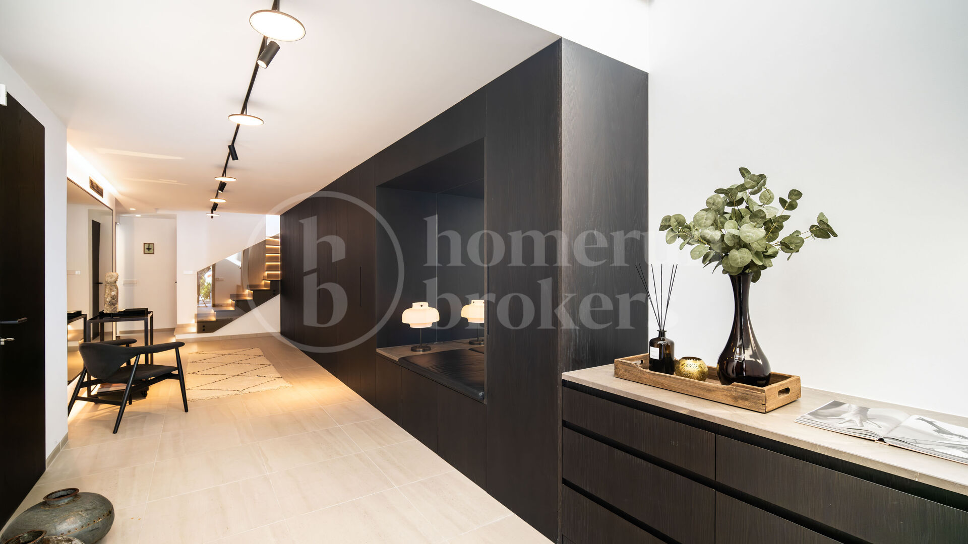 La Colina 18 - Renovated Townhouse in Aloha, Nueva Andalucia