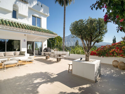 La Colina 18 - Renovated Townhouse in Aloha, Nueva Andalucia
