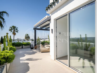 La Colina 18 - Renovated Townhouse in Aloha, Nueva Andalucia