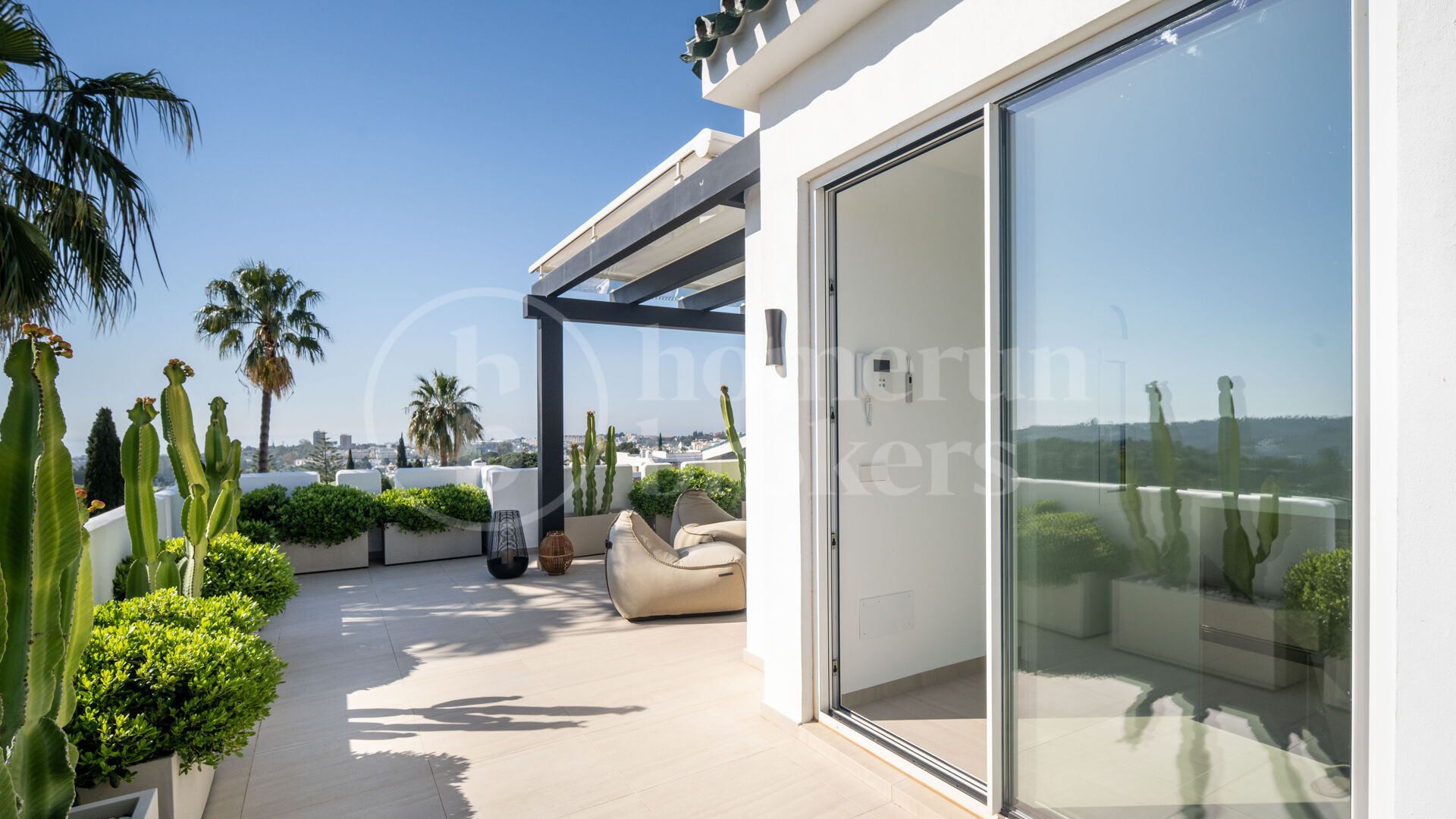 La Colina 18 - Renovated Townhouse in Aloha, Nueva Andalucia