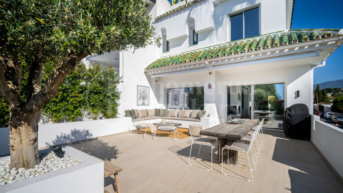 La Colina 18 - Renovated Townhouse in Aloha, Nueva Andalucia